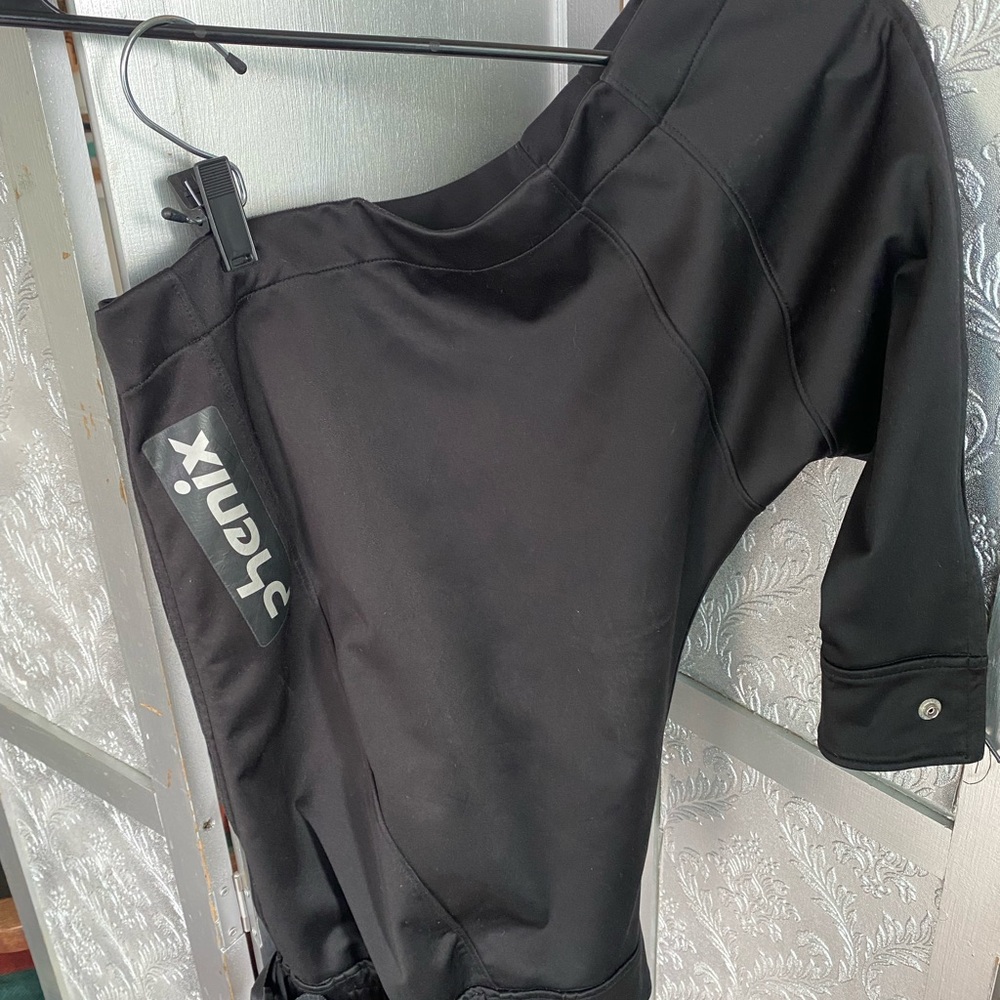 Phenix Sleek Black one shoulder Outerwear